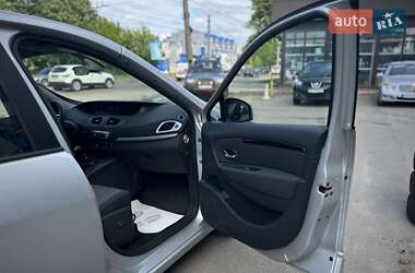 Мінівен Renault Scenic 2013 в 