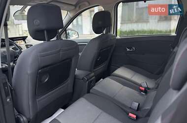 Мінівен Renault Scenic 2013 в 