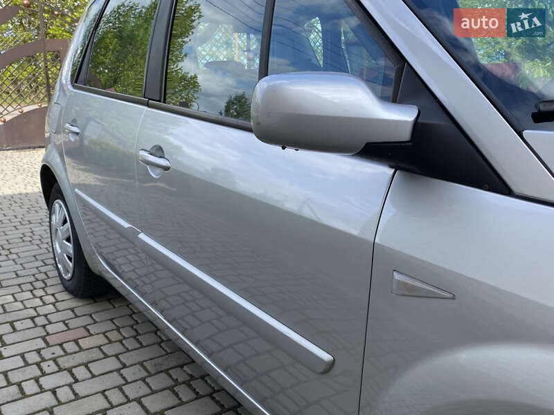 Мінівен Renault Scenic 2007 в Луцьку