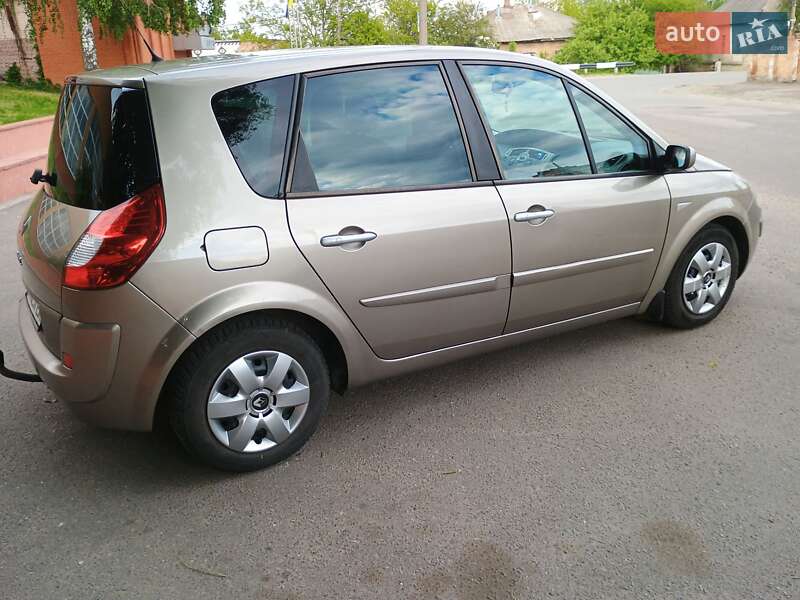 Минивэн Renault Scenic 2009 в Ромнах