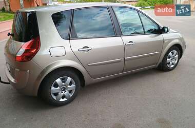 Минивэн Renault Scenic 2009 в 