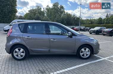 Мінівен Renault Scenic 2011 в 