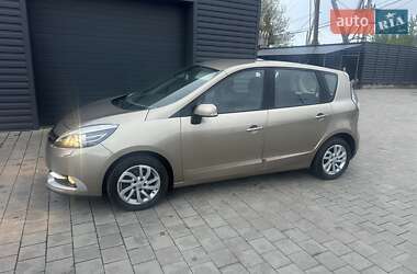 Минивэн Renault Scenic 2013 в 