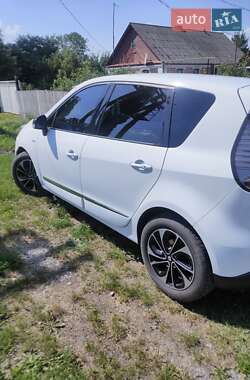 Мінівен Renault Scenic 2015 в 