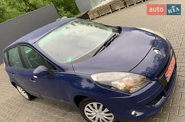 Минивэн Renault Scenic 2009 в 
