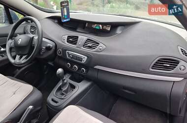 Минивэн Renault Scenic 2012 в 