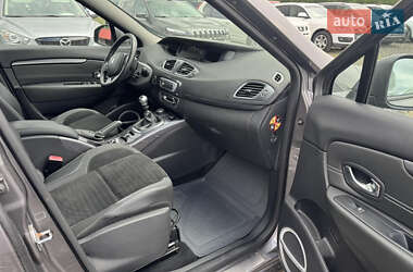 Минивэн Renault Scenic 2013 в 