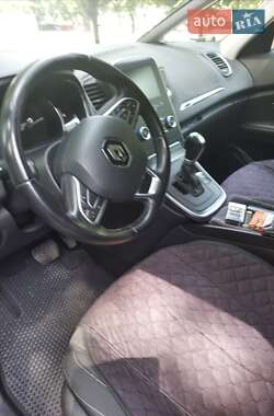 Минивэн Renault Scenic 2017 в 