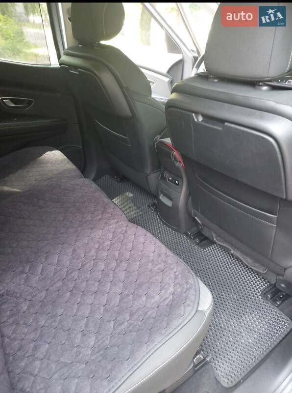 Мінівен Renault Scenic 2017 в Ірпені
