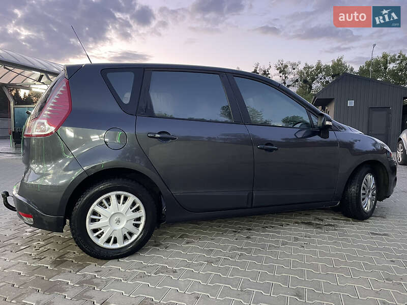Мінівен Renault Scenic 2009 в Рівному