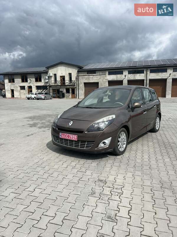 Минивэн Renault Scenic 2010 в 