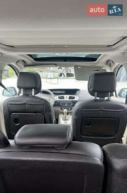Минивэн Renault Scenic 2010 в 