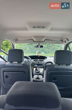 Минивэн Renault Scenic 2003 в 