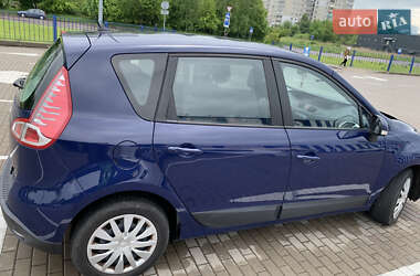 Минивэн Renault Scenic 2009 в 