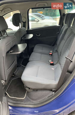 Минивэн Renault Scenic 2009 в 