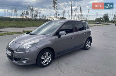 Минивэн Renault Scenic 2010 в 