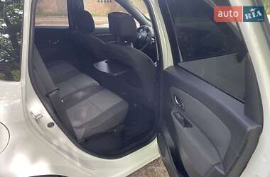 Минивэн Renault Scenic 2013 в 