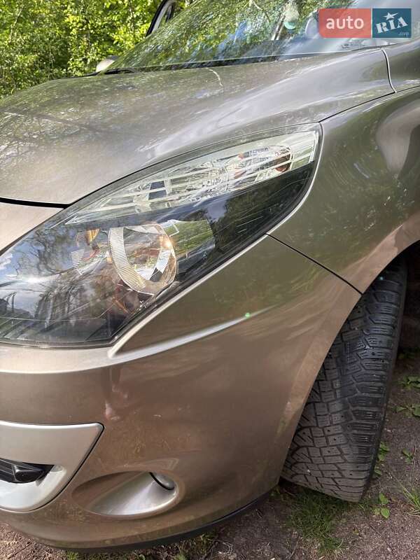 Мінівен Renault Scenic 2009 в Житомирі