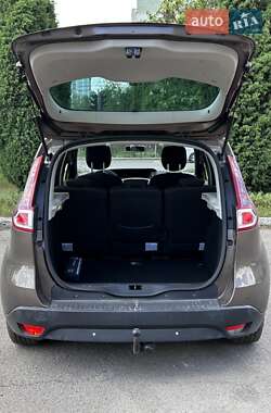 Минивэн Renault Scenic 2010 в 