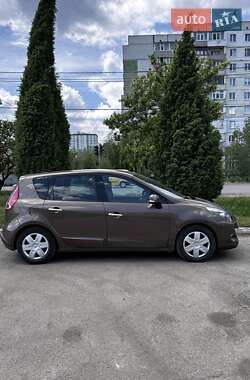 Минивэн Renault Scenic 2010 в 