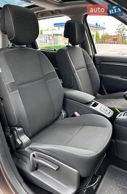 Минивэн Renault Scenic 2010 в 