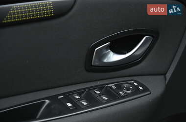 Минивэн Renault Scenic 2009 в 