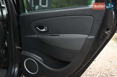 Минивэн Renault Scenic 2009 в 