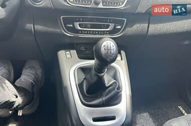 Минивэн Renault Scenic 2009 в 