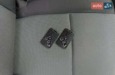 Минивэн Renault Scenic 2012 в 