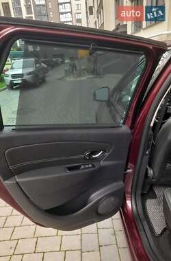 Минивэн Renault Scenic 2015 в 