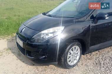Мінівен Renault Scenic 2012 в 
