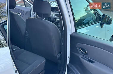 Минивэн Renault Scenic 2015 в 