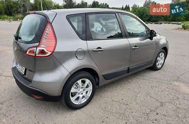 Мінівен Renault Scenic 2011 в 