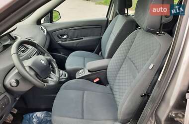 Мінівен Renault Scenic 2011 в 