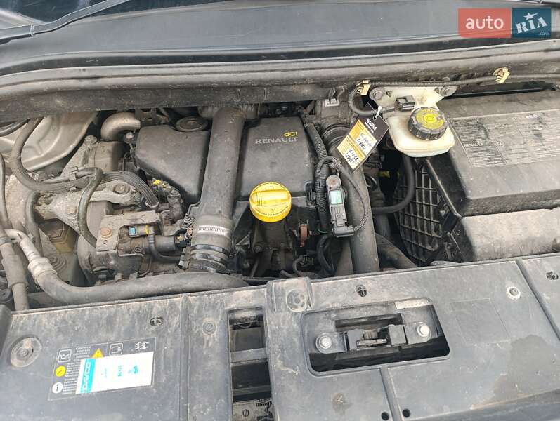 Минивэн Renault Scenic 2012 в Староконстантинове
