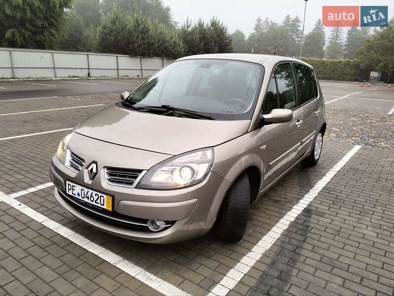 Минивэн Renault Scenic 2009 в 