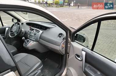 Минивэн Renault Scenic 2009 в 