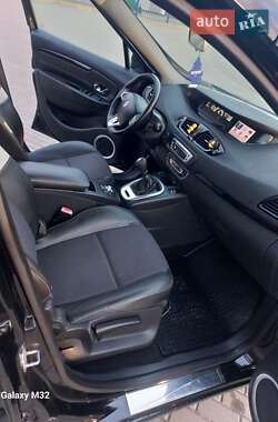 Минивэн Renault Scenic 2012 в 