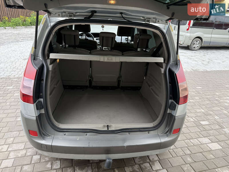 Минивэн Renault Scenic 2003 в Староконстантинове