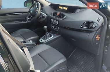 Минивэн Renault Scenic 2011 в 