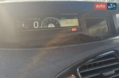 Минивэн Renault Scenic 2011 в 