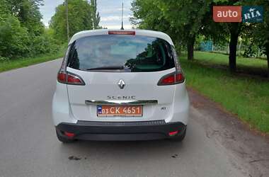 Минивэн Renault Scenic 2015 в 