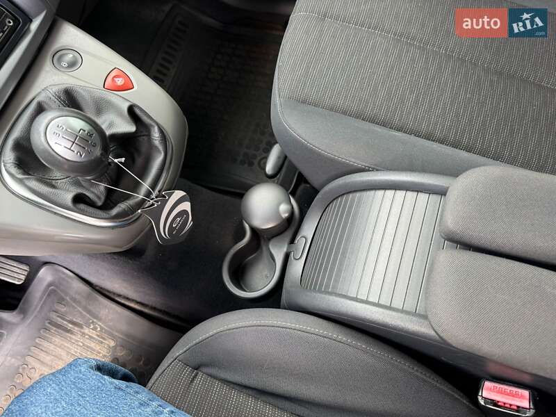 Минивэн Renault Scenic 2008 в Луцке