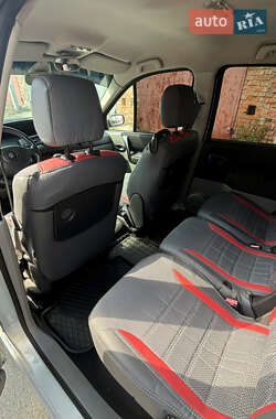 Минивэн Renault Scenic 2005 в 