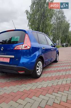 Минивэн Renault Scenic 2011 в 