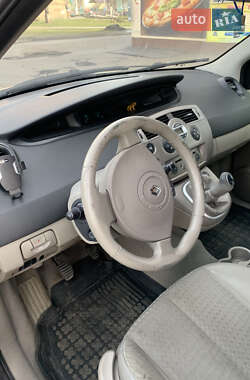 Минивэн Renault Scenic 2004 в 