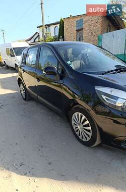 Минивэн Renault Scenic 2013 в 