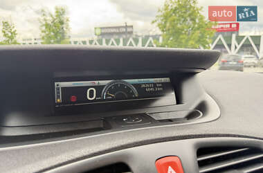 Минивэн Renault Scenic 2010 в 