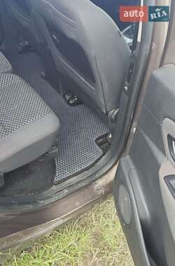 Минивэн Renault Scenic 2011 в 