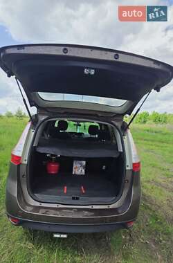 Минивэн Renault Scenic 2011 в 